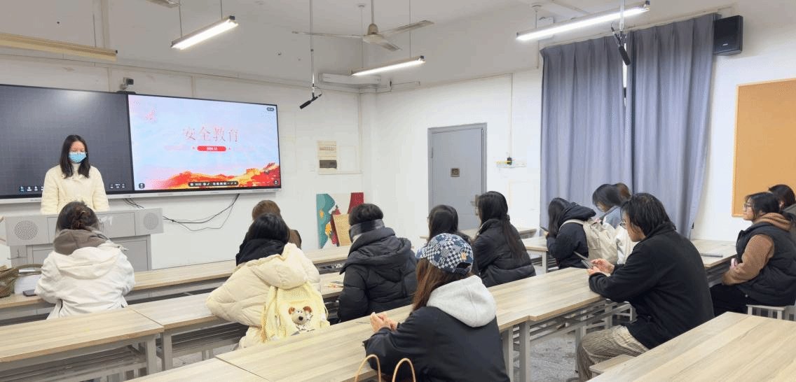 24级本科生代表参加